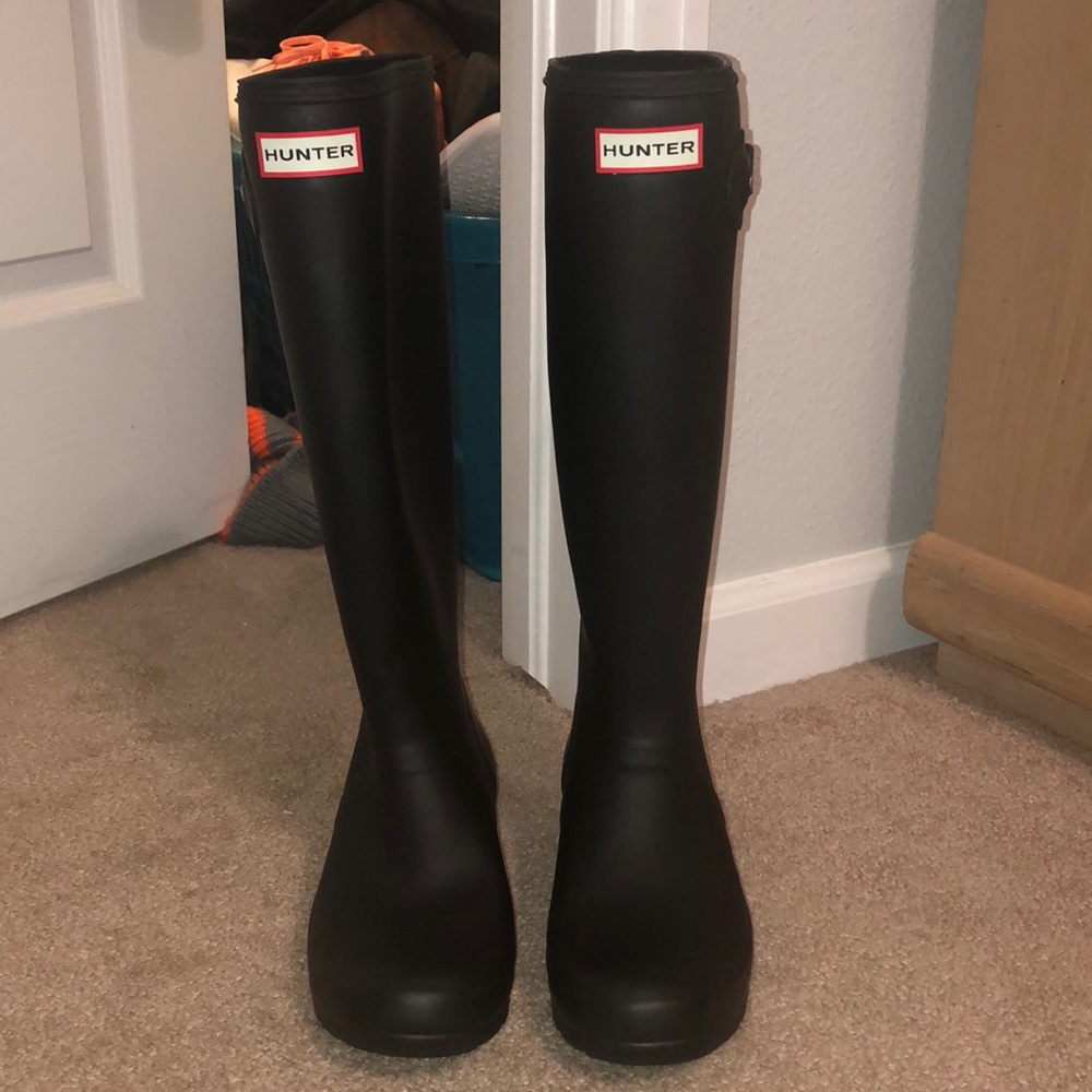 Black size 8 Tall Wellington Rain Boots